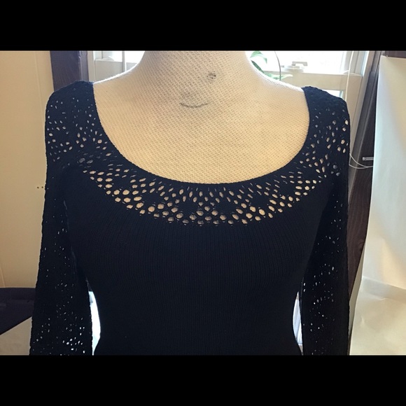 Vintage St John knit dress open work neck and sleeve - Picture 3 of 5